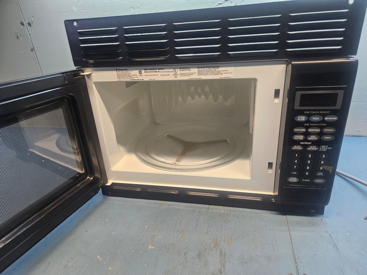 microwave Dometic