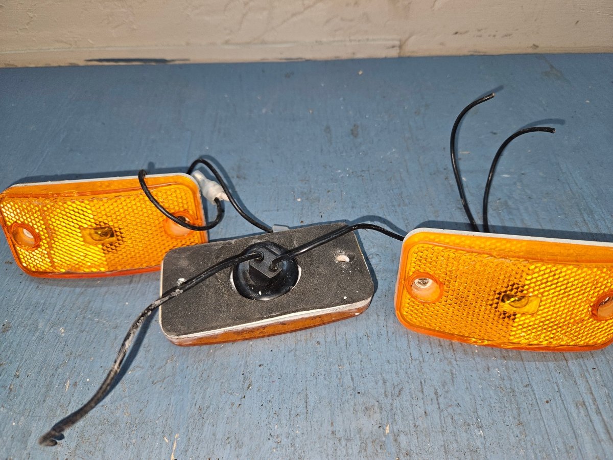 Marker light amber