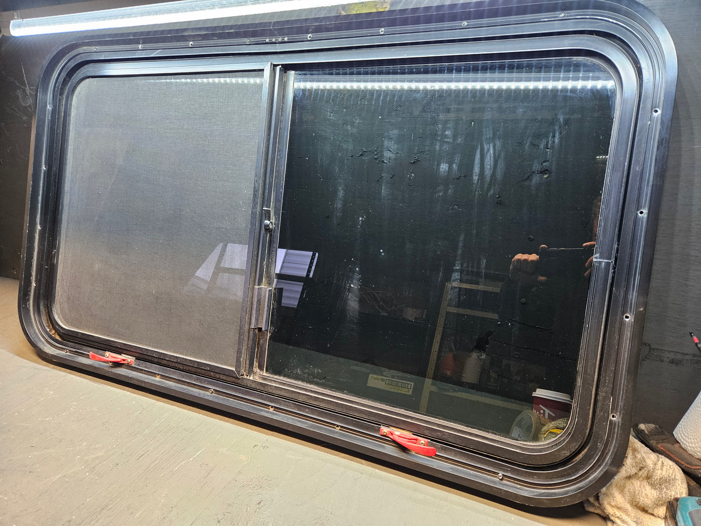 Escape slider combination window black