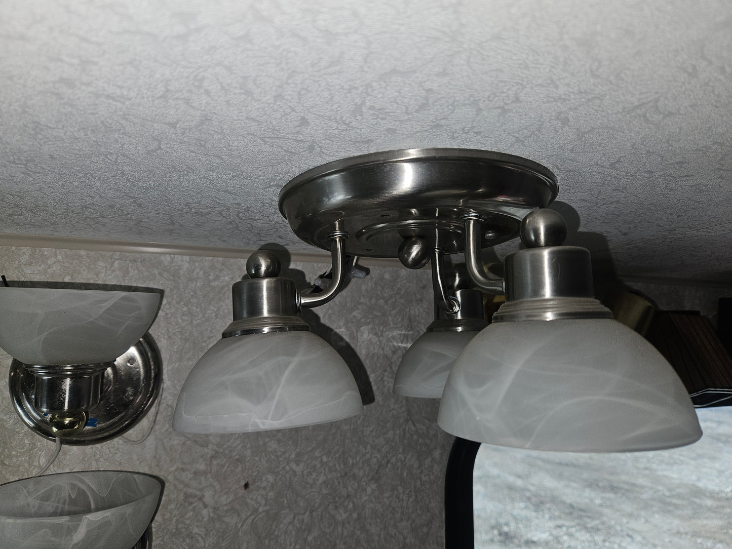 Ceiling mount light