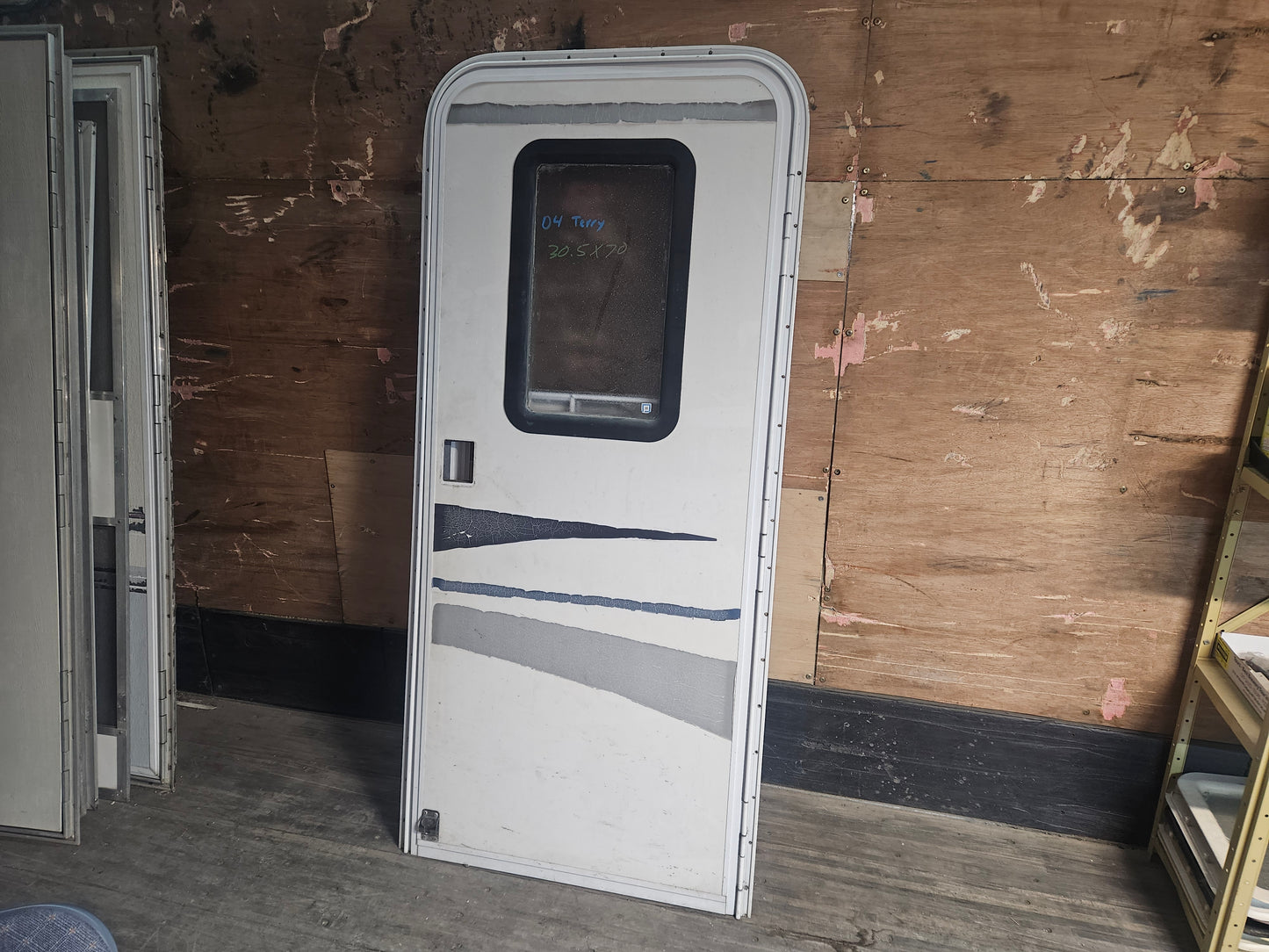 30.5x70 rh entry door