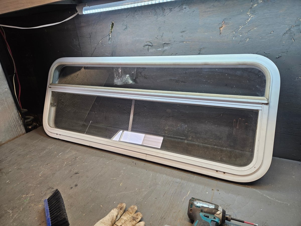 Crank out window white