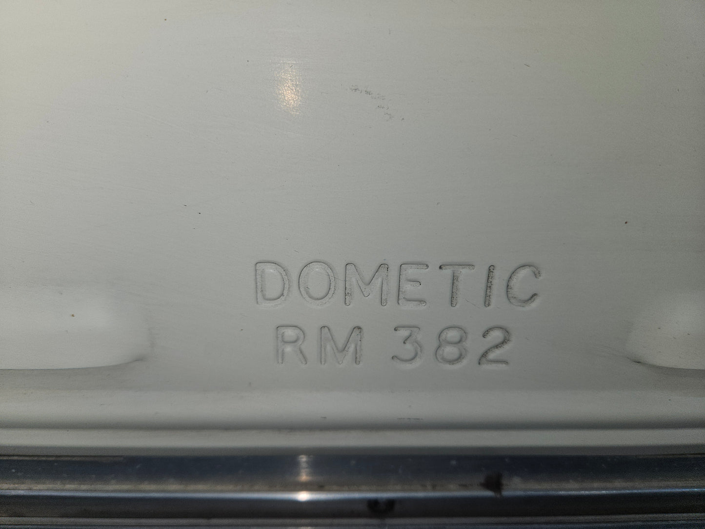 Dometic fridge vent