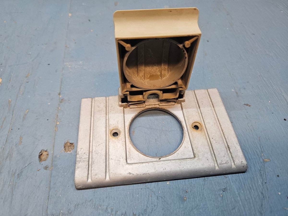 Plug cover exterior retro