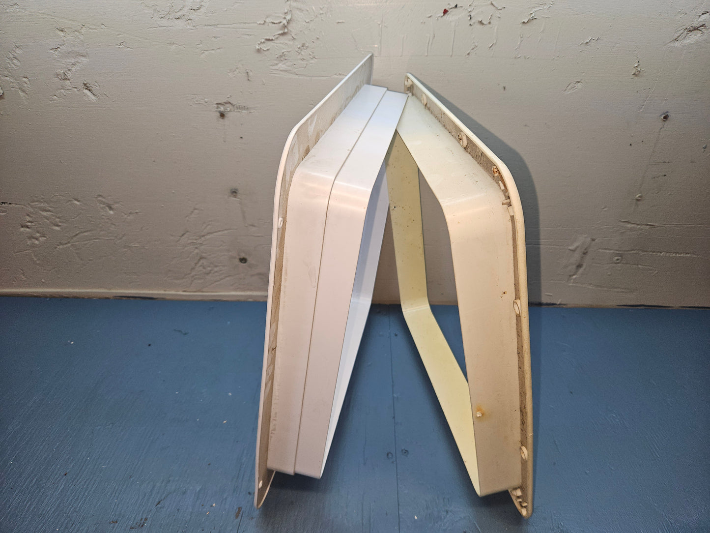 Roof vent garnish