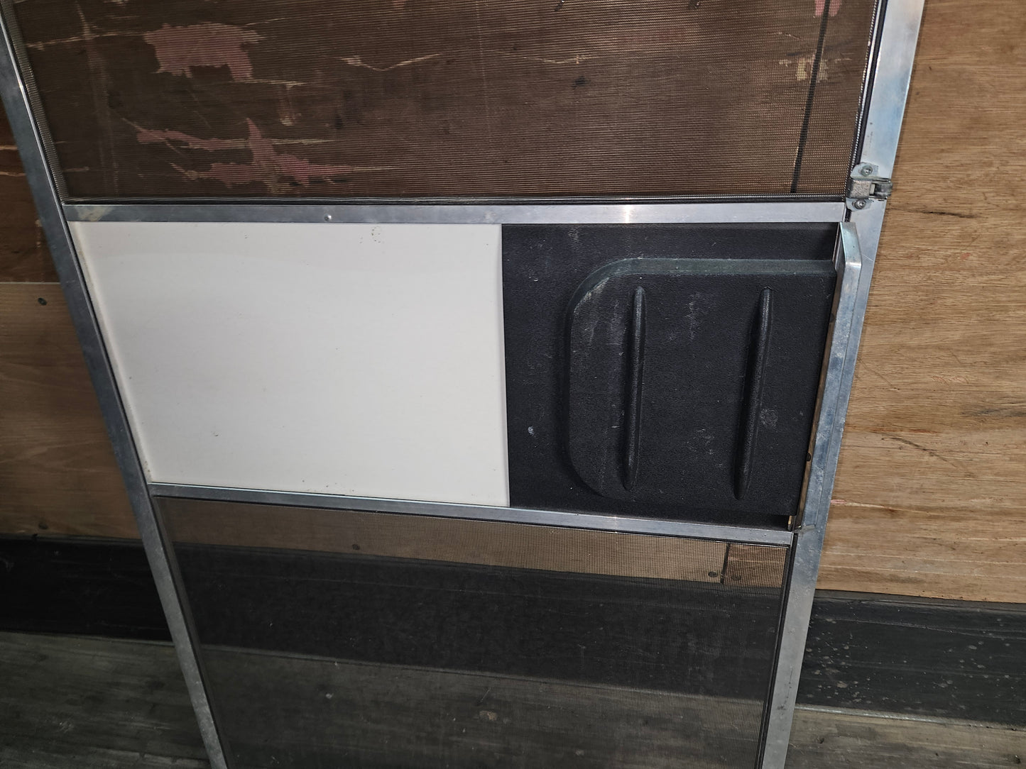 Screen door