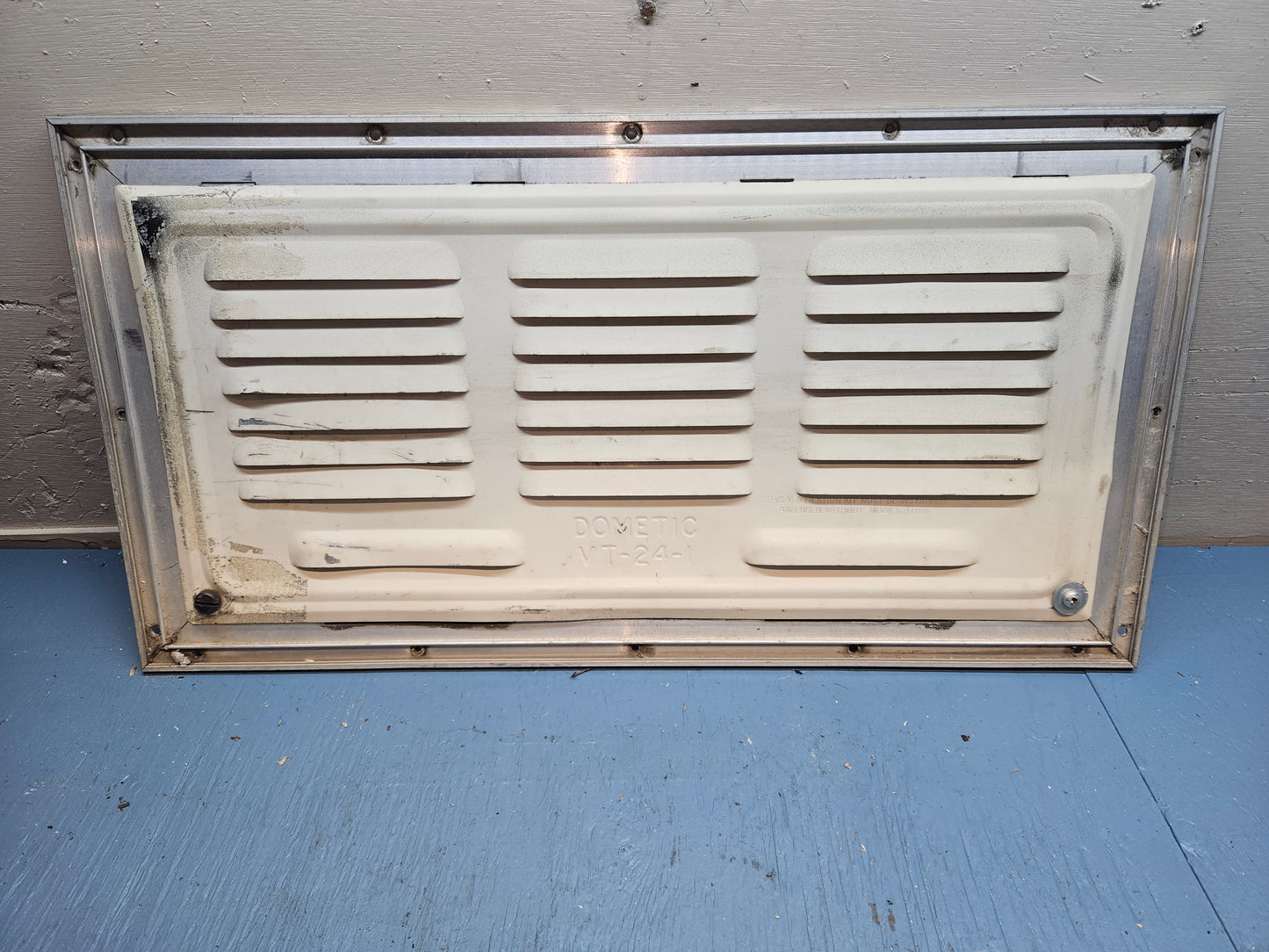 Dometic fridge vent