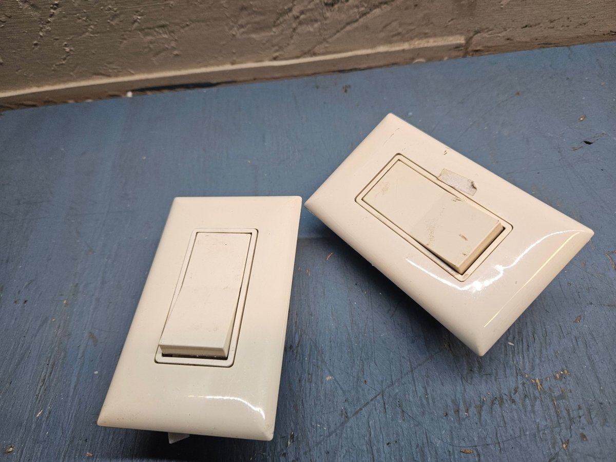 Wall light switch