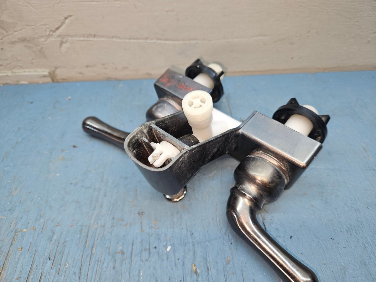 Shower faucet brushed finish