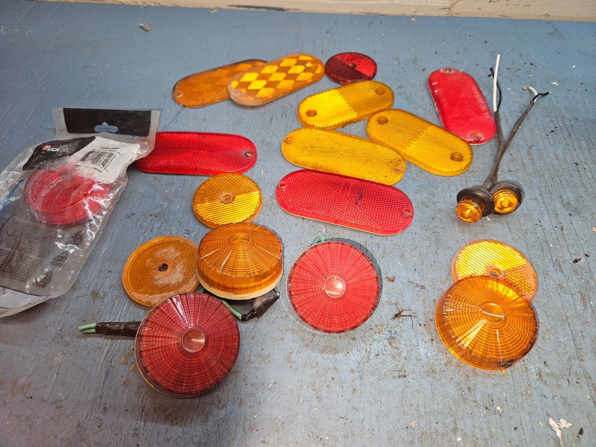 Miscellaneous marker lights and reflectors