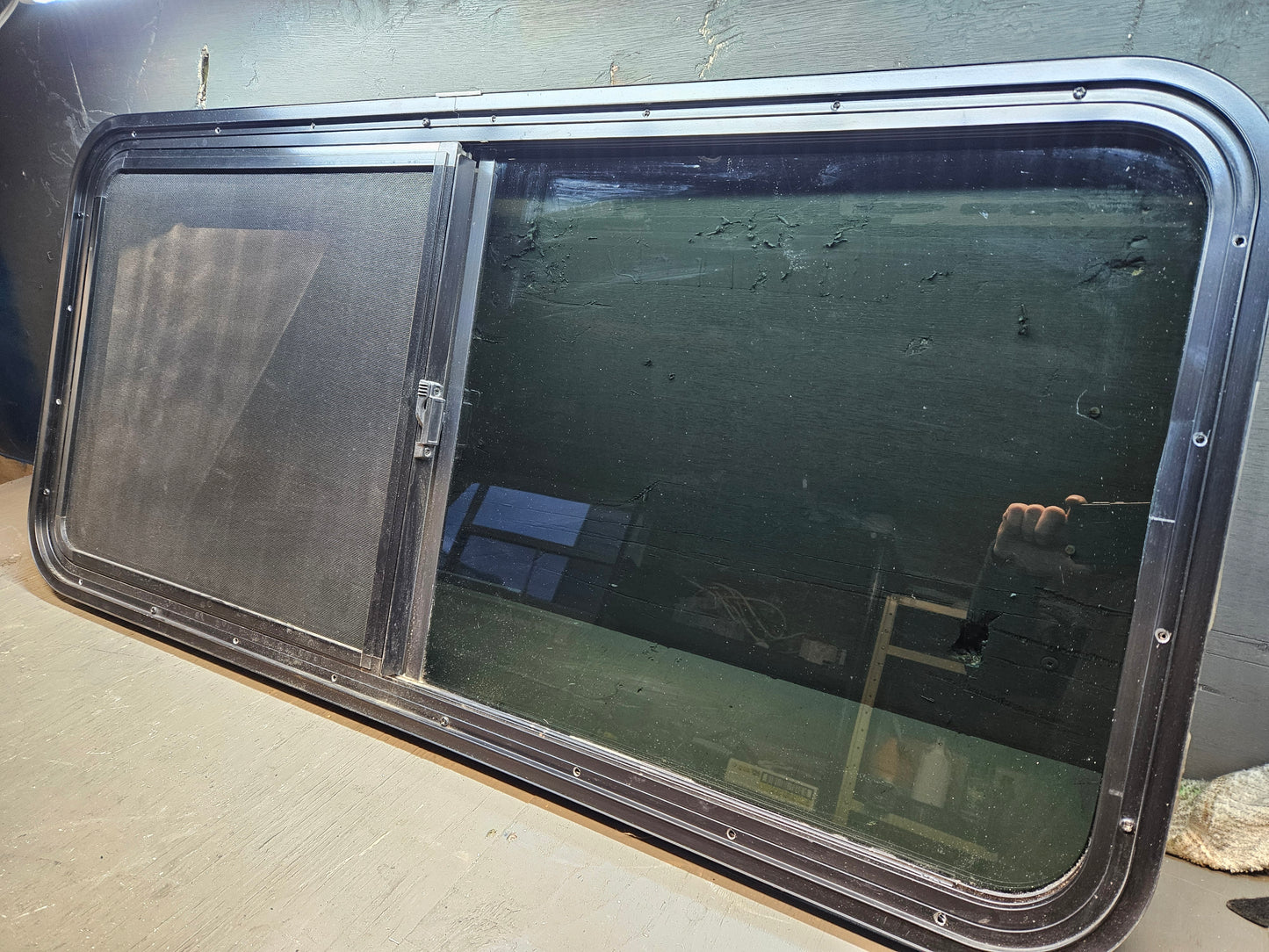 Sliding window black