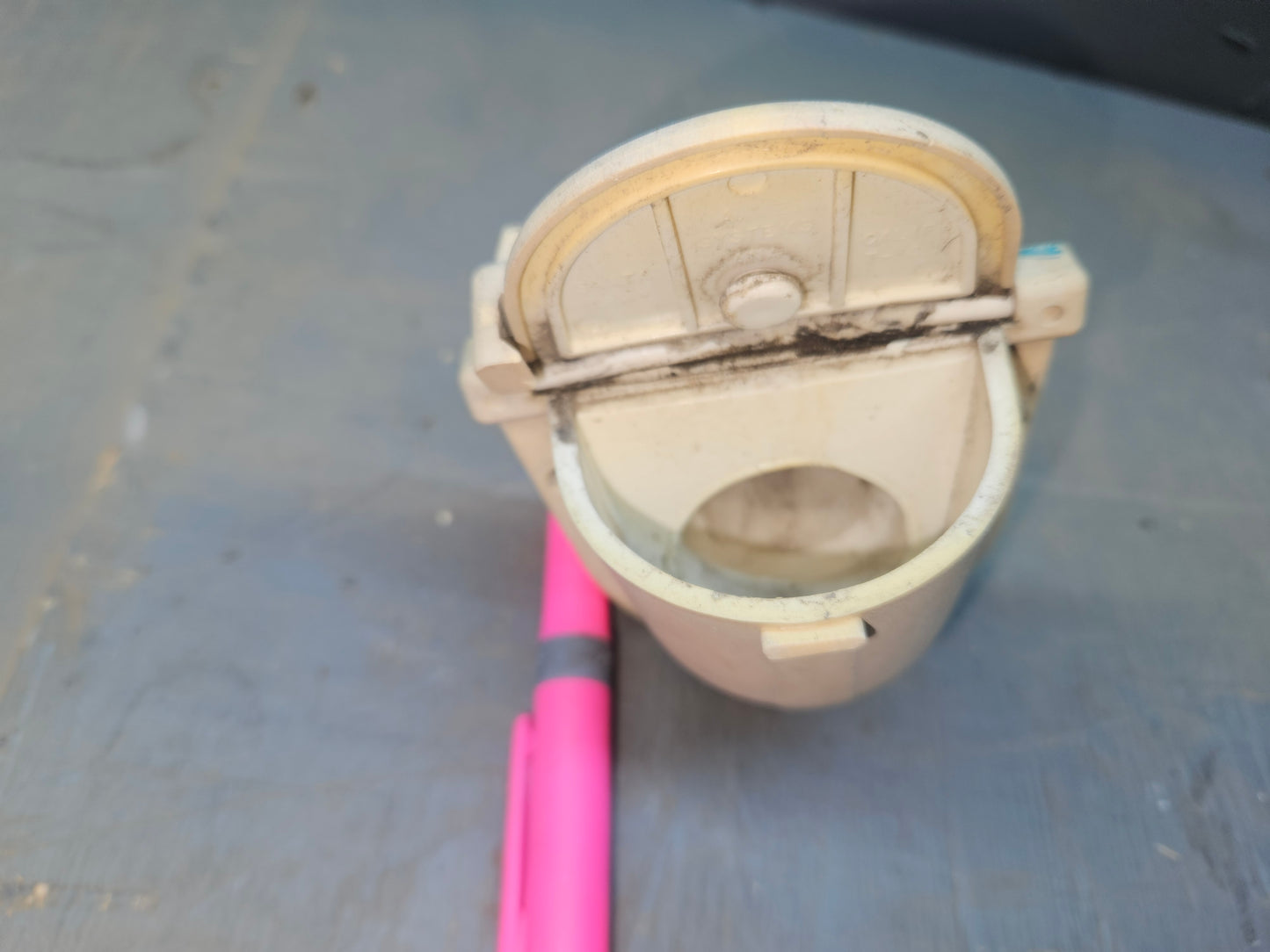 Gravity water inlet
