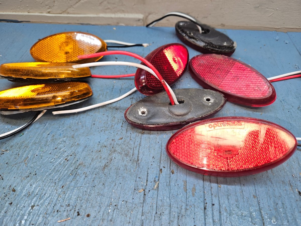 Led marker light red