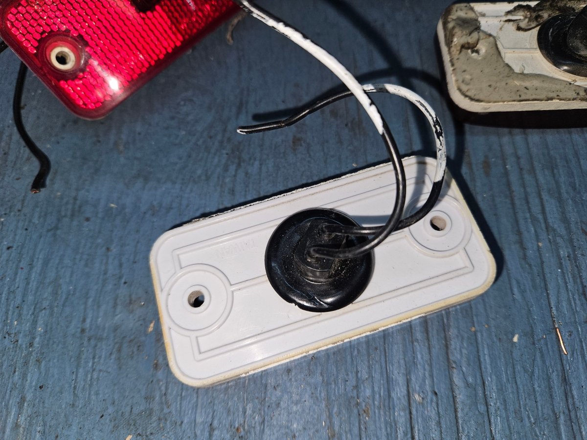 Marker light red