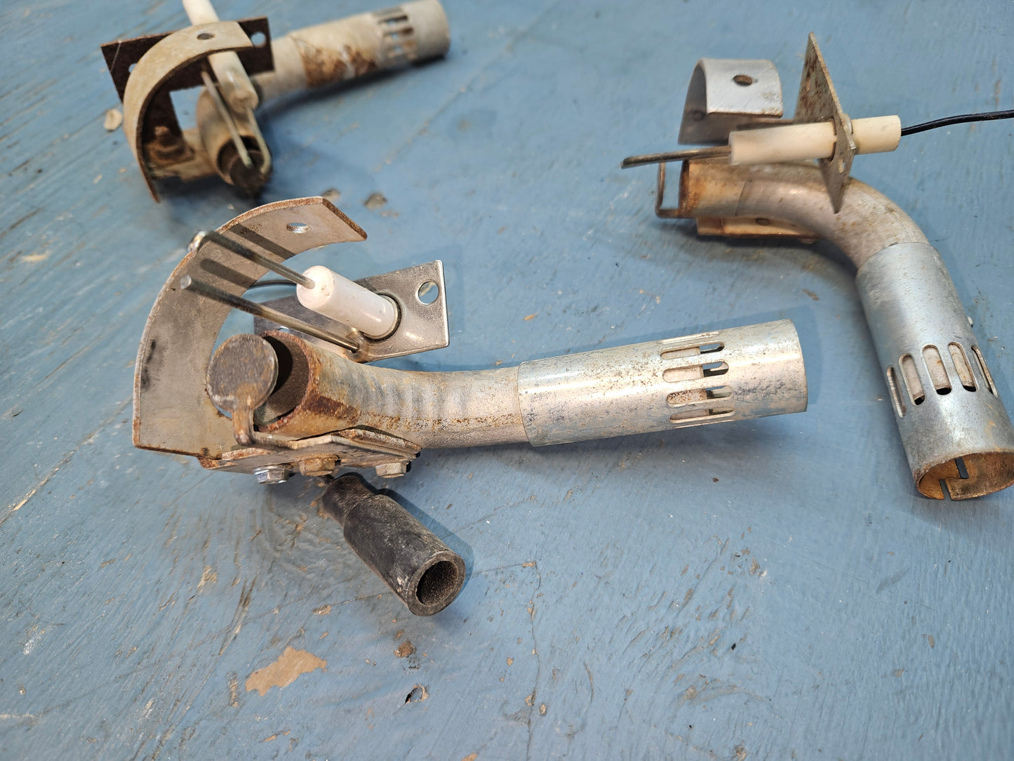 Atwood hot water tank igniter and burner