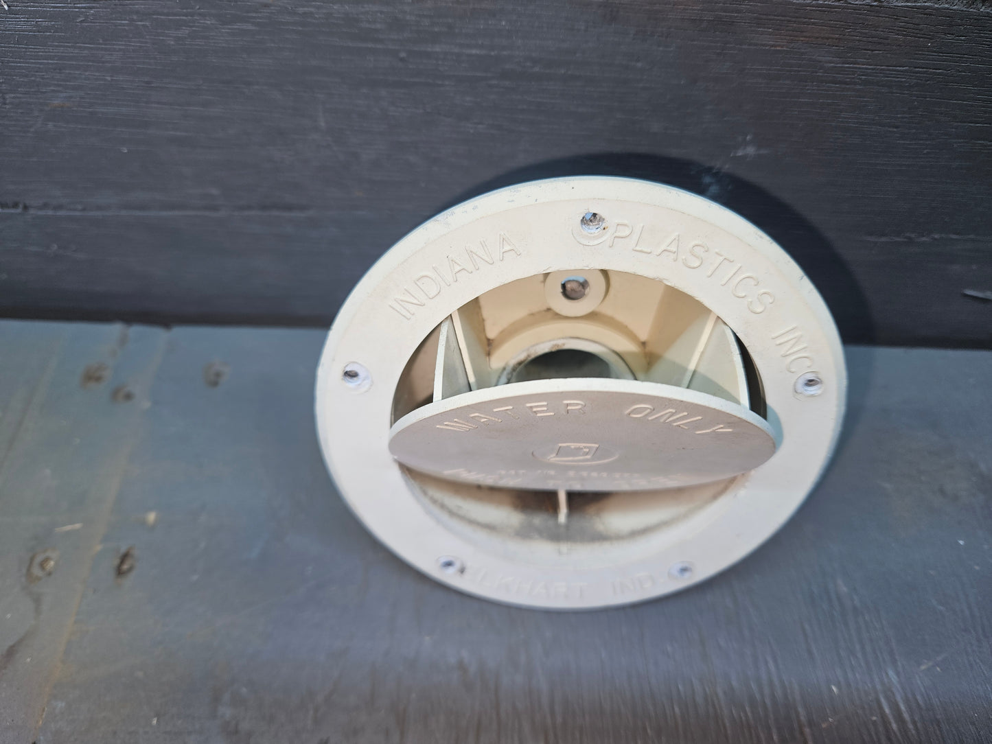 Gravity water inlet