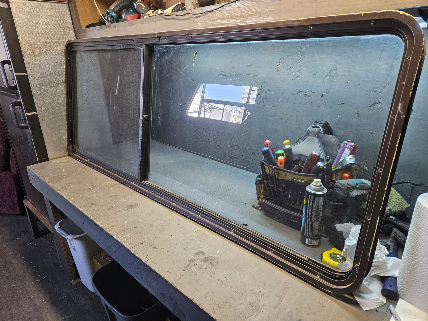 Large picture window slider black