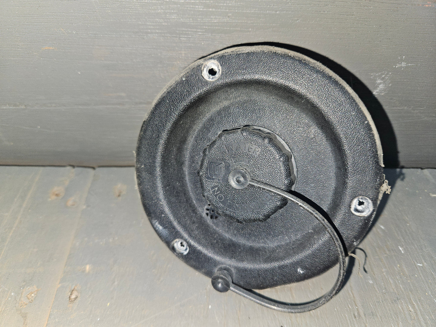 Gravity fill water inlet black