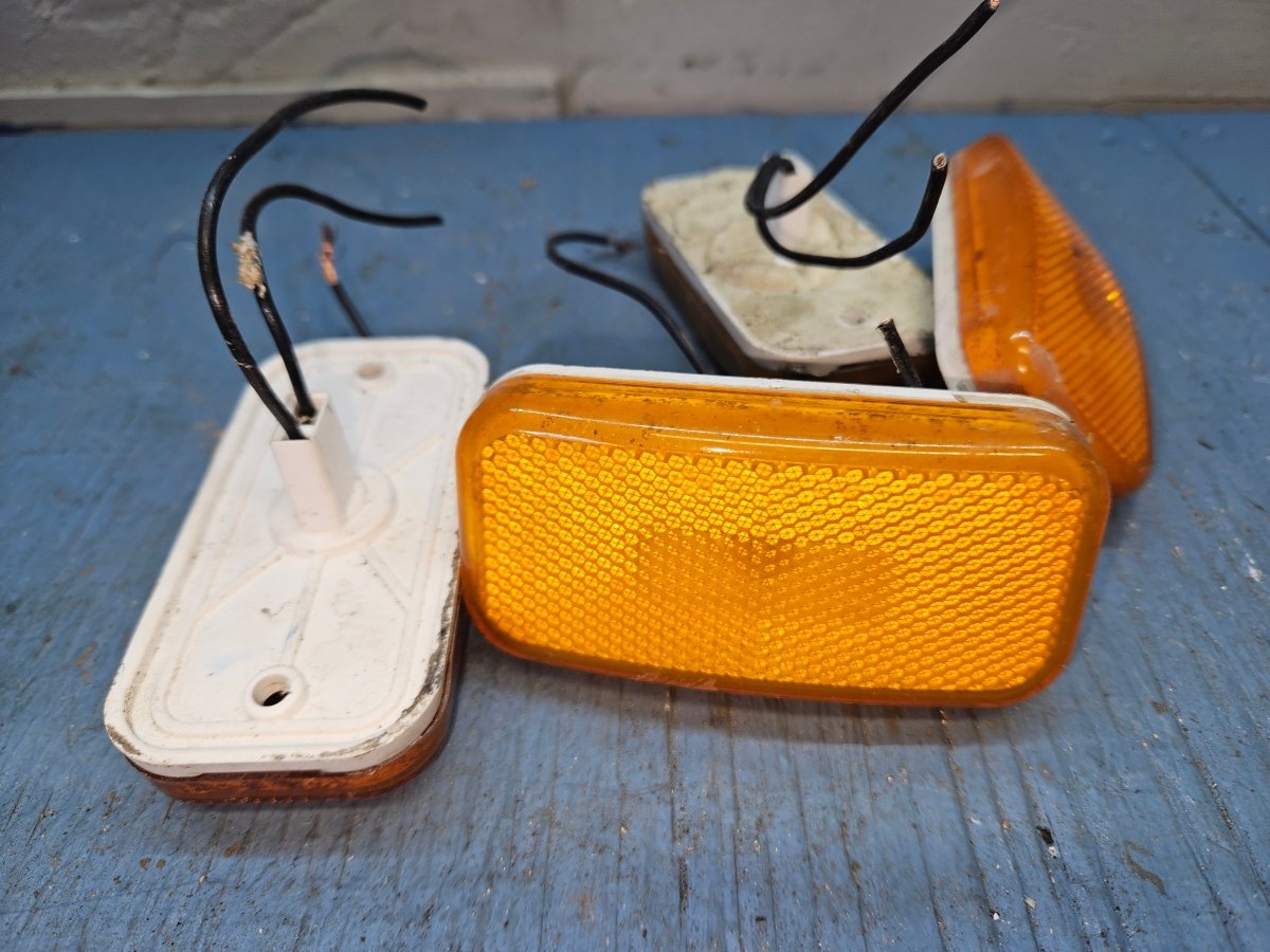 Marker light amber