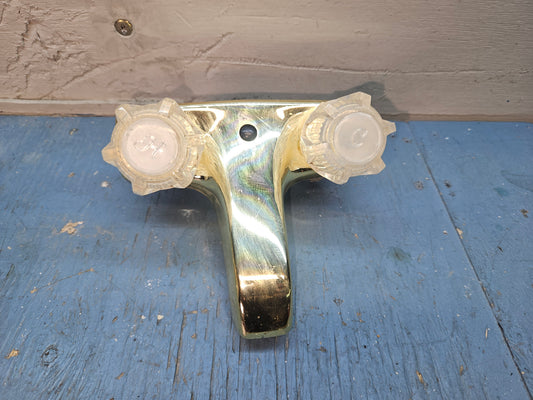 Bathroom sink faucet gold