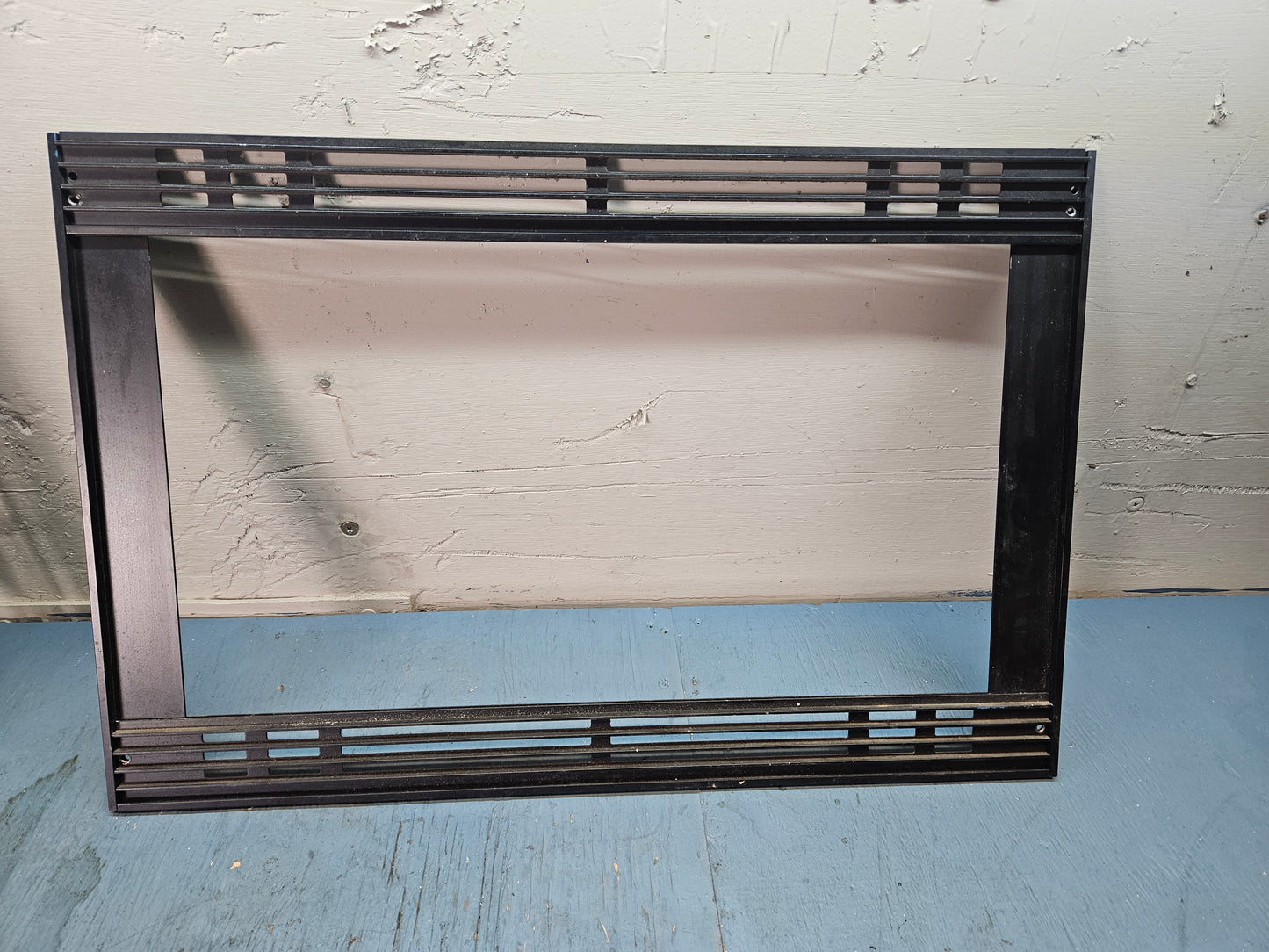 Microwave surround