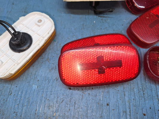 Marker light red