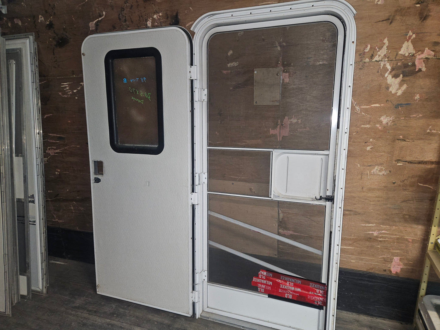 30.5x70 LH radius entry door