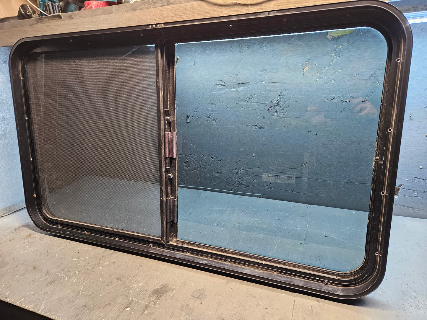 Sliding window black