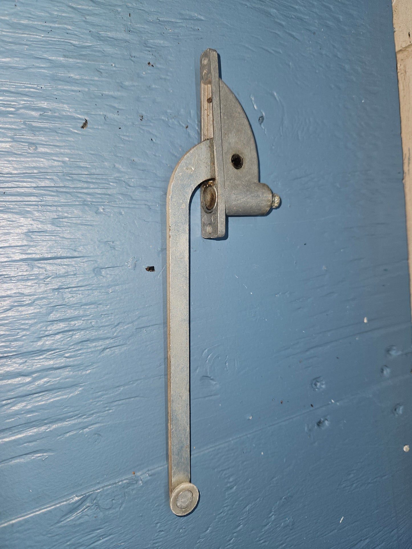 Vent fan lift mechanism