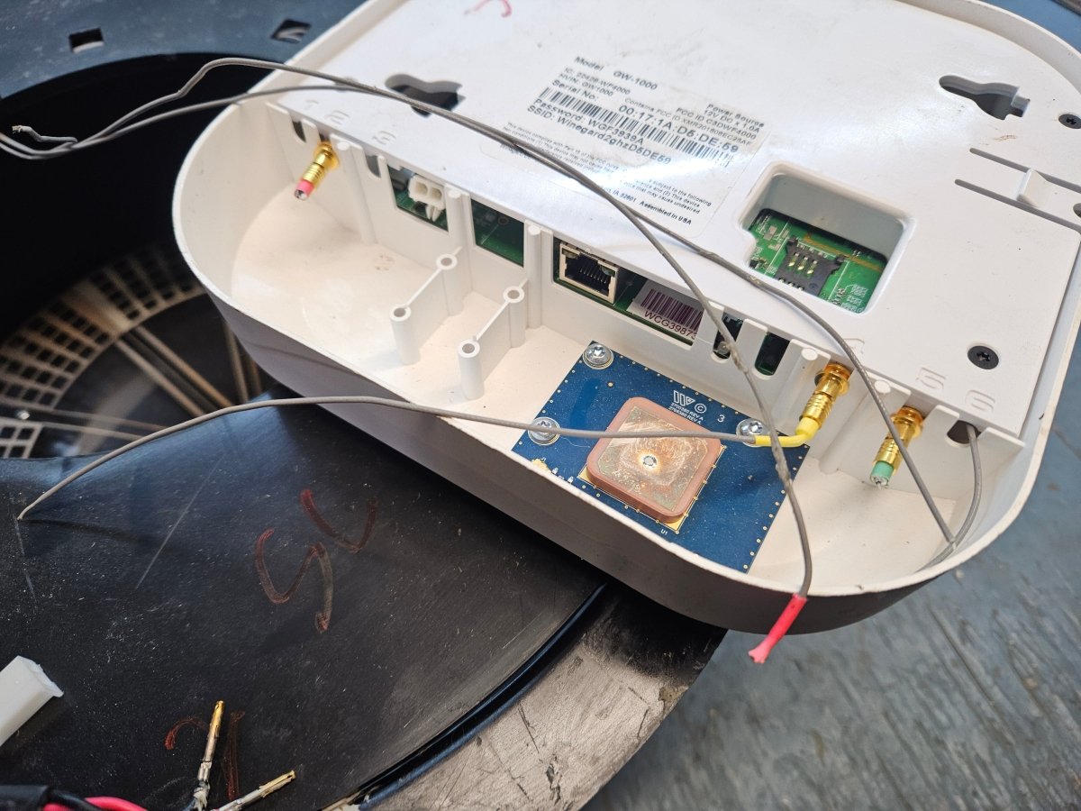 Antenna Winegard Air 360 Gateway (Damaged)
