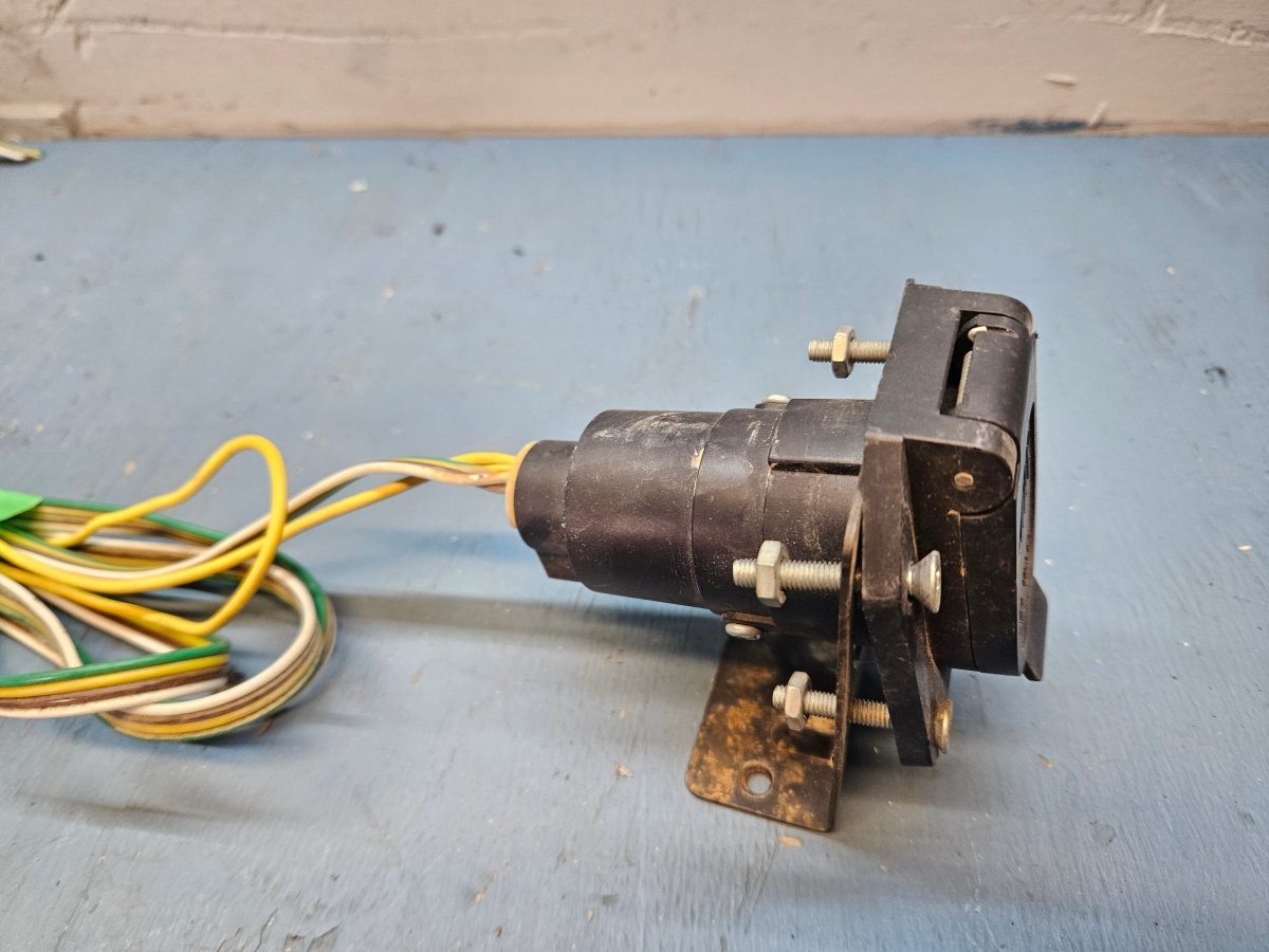 7 pin plug