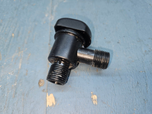 Vacuum breaker