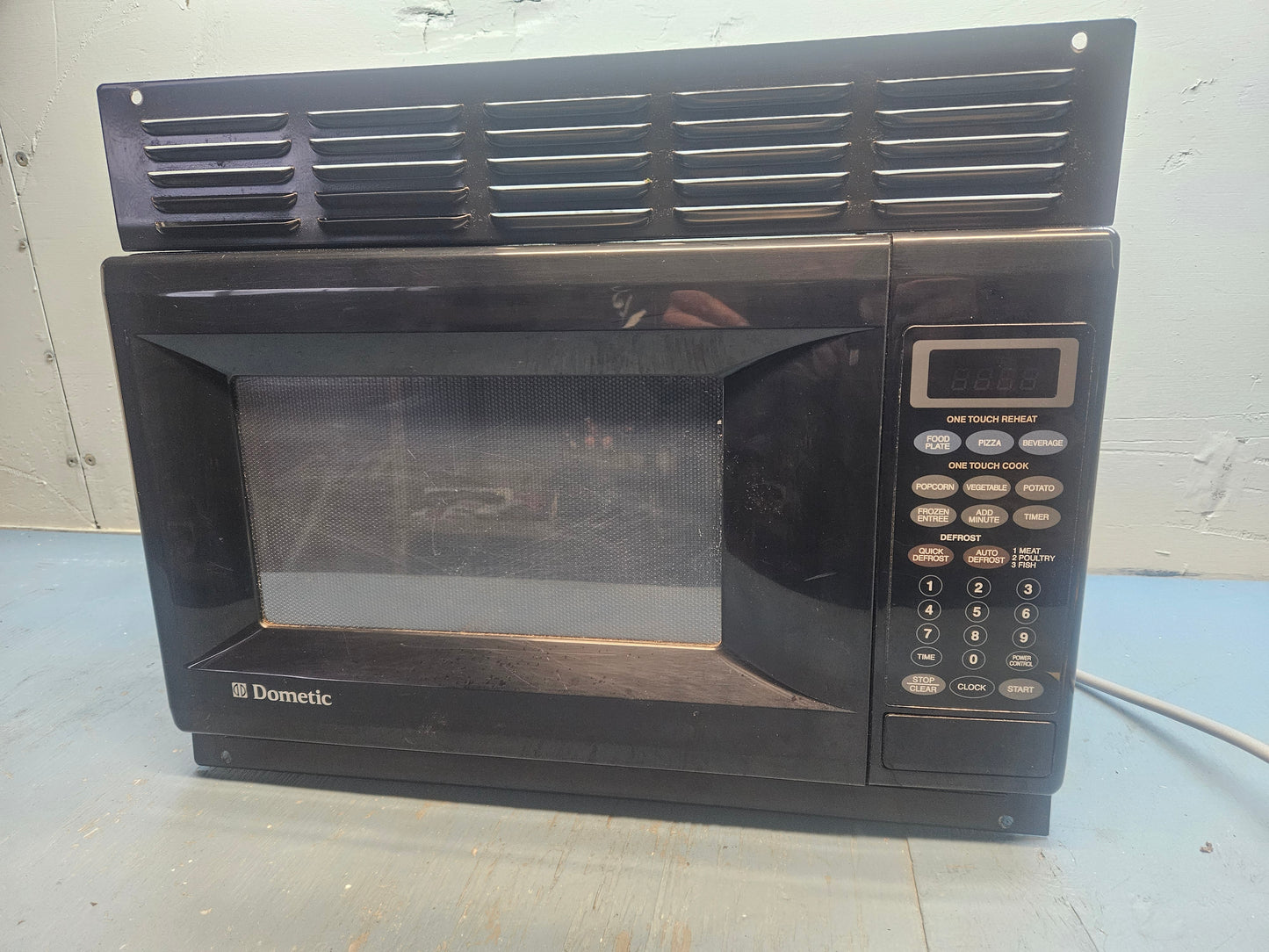 microwave Dometic