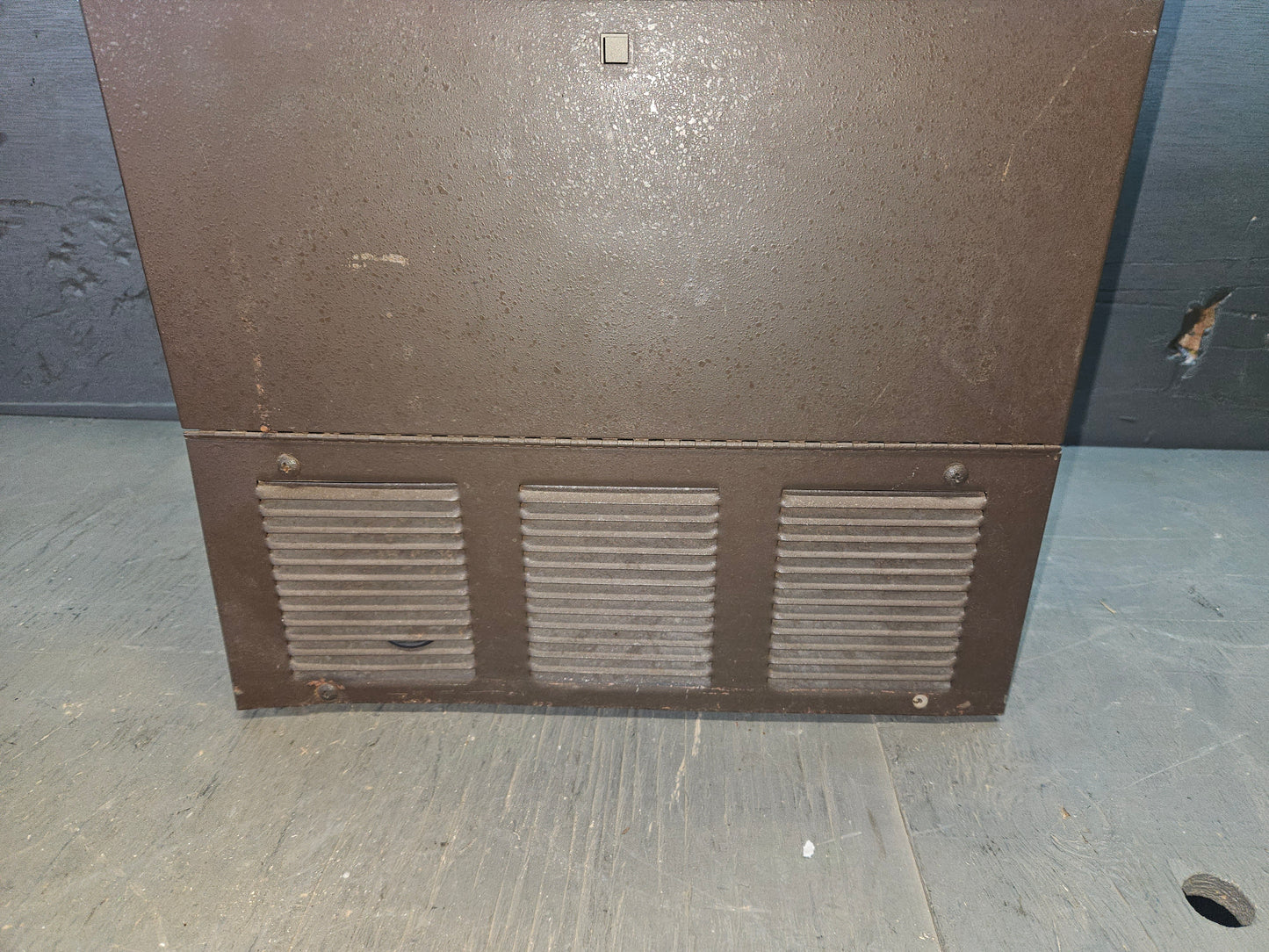 B W manufacturing  45 amp convertor