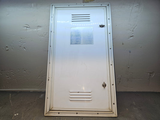 Cargo door vented