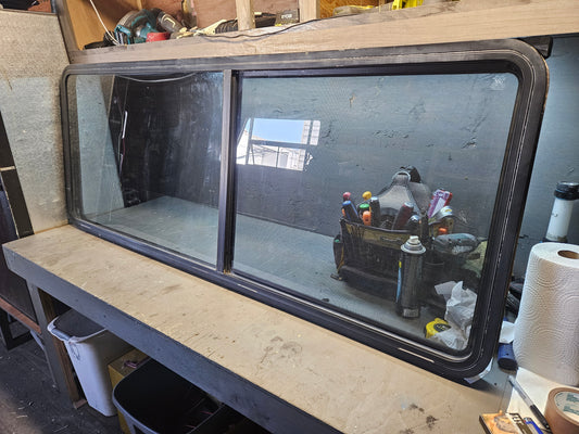 Large picture window slider black
