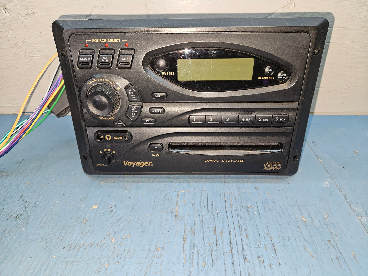 Voyager stereo AWM930