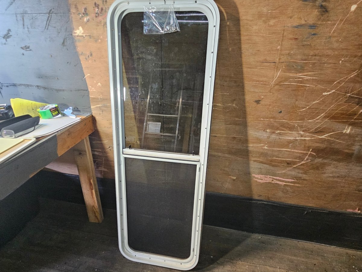 Vertical sliding window white
