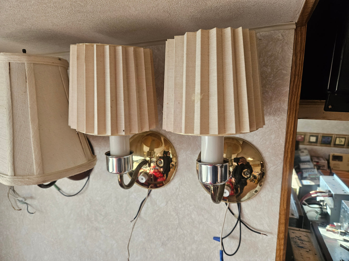 Wall mount light