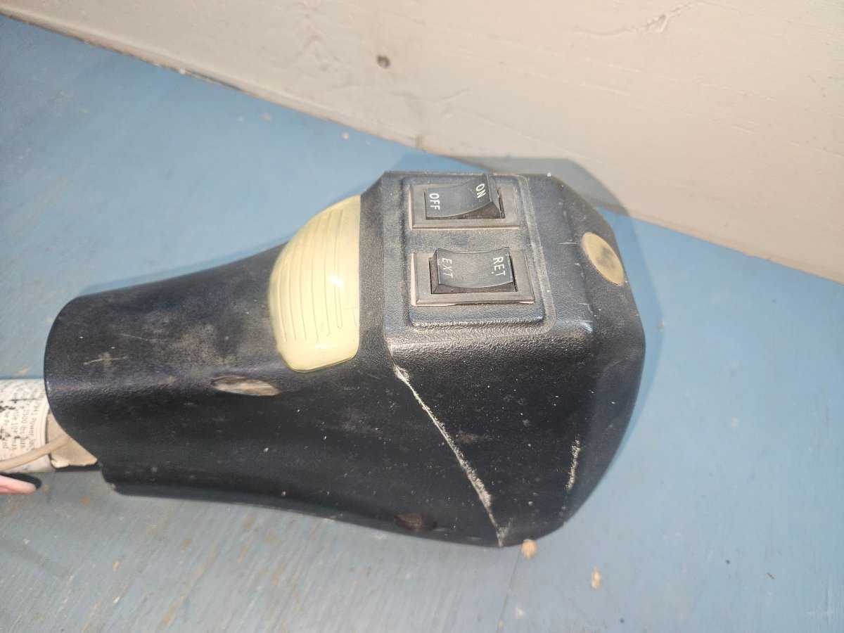 Lippert 3500lb electric jack