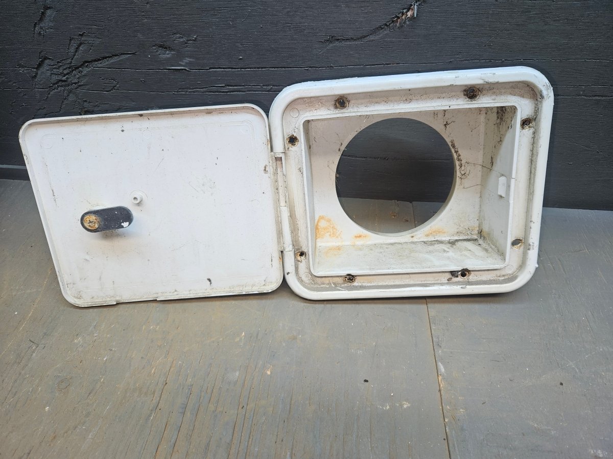 Access hatch sewer