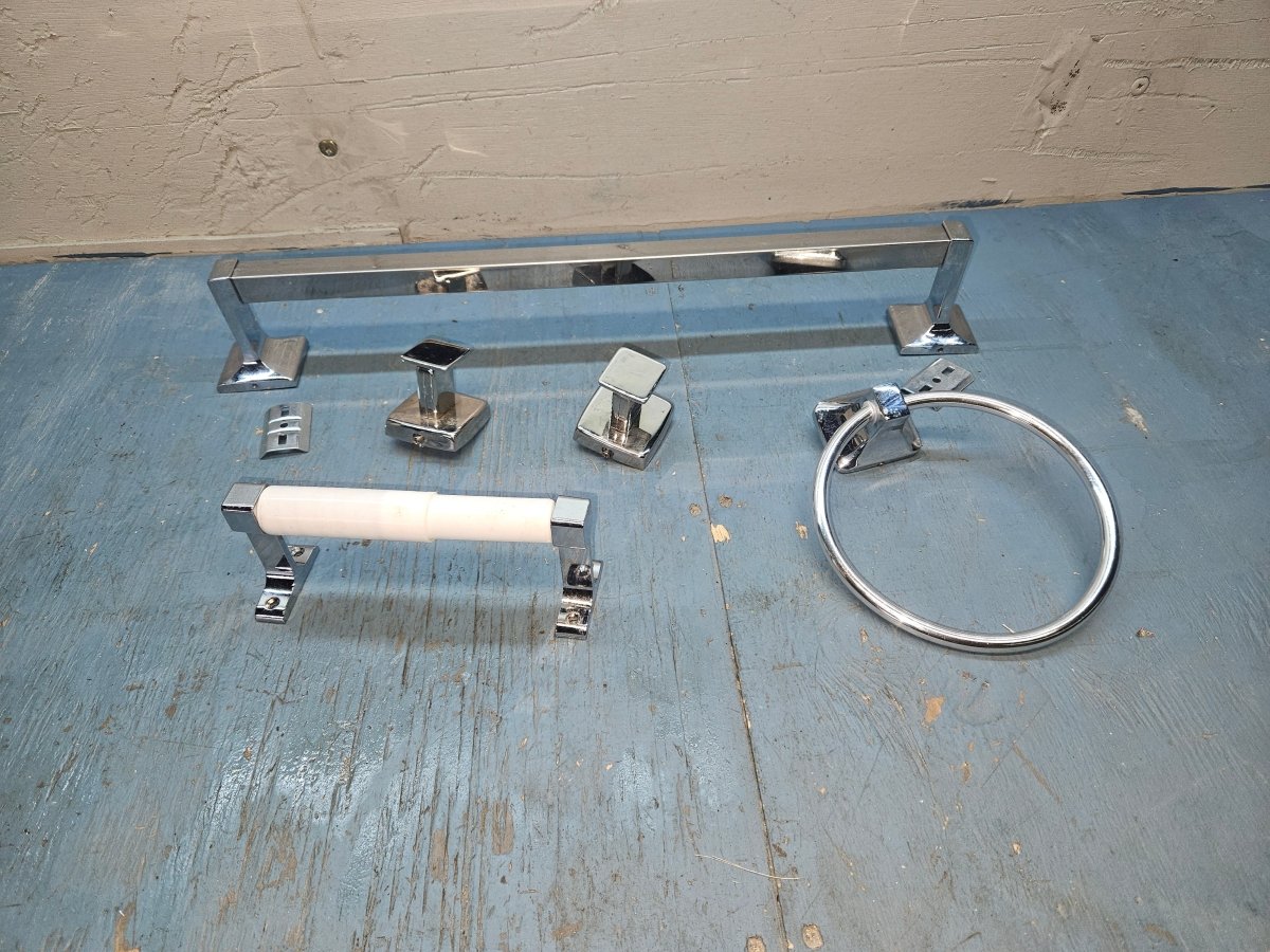Bathroom set