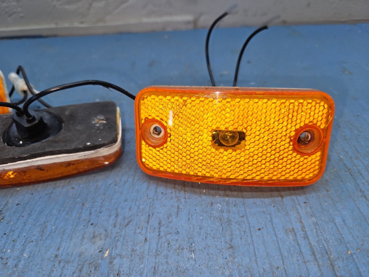 Marker light amber