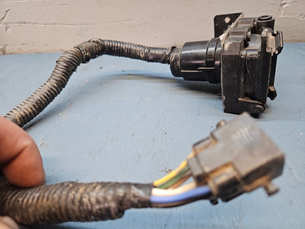 7 and 5 pin plug Hopkins