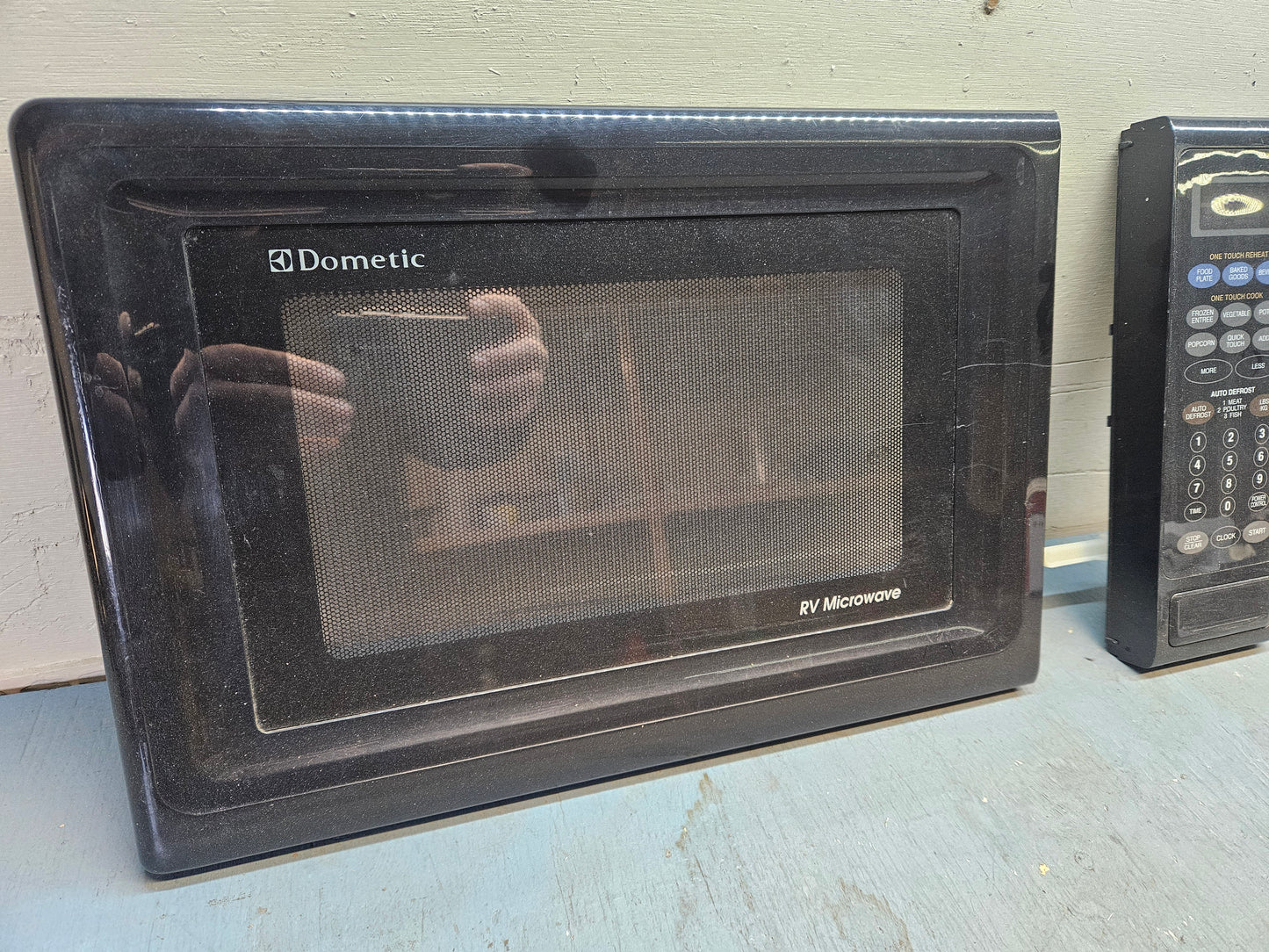 Microwave door Dometic