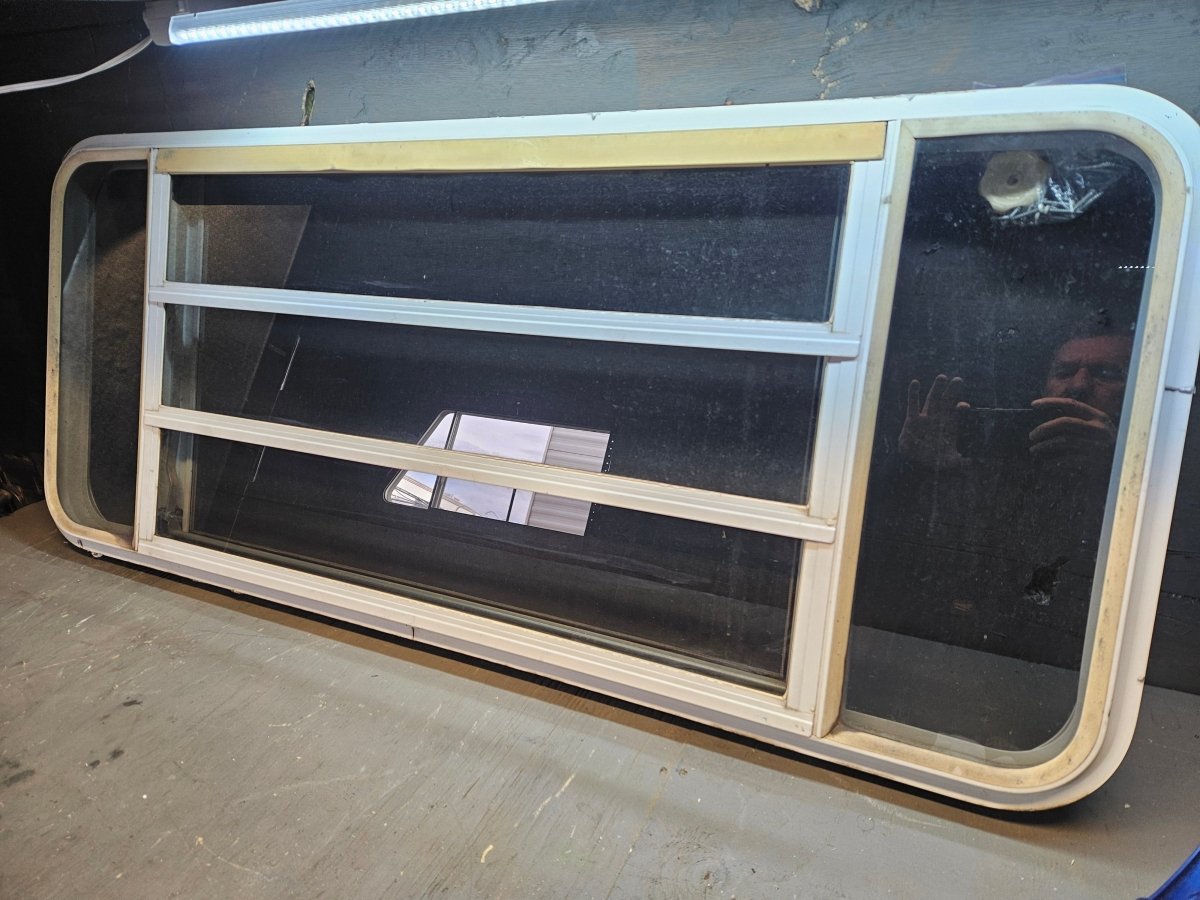 Crank out window white