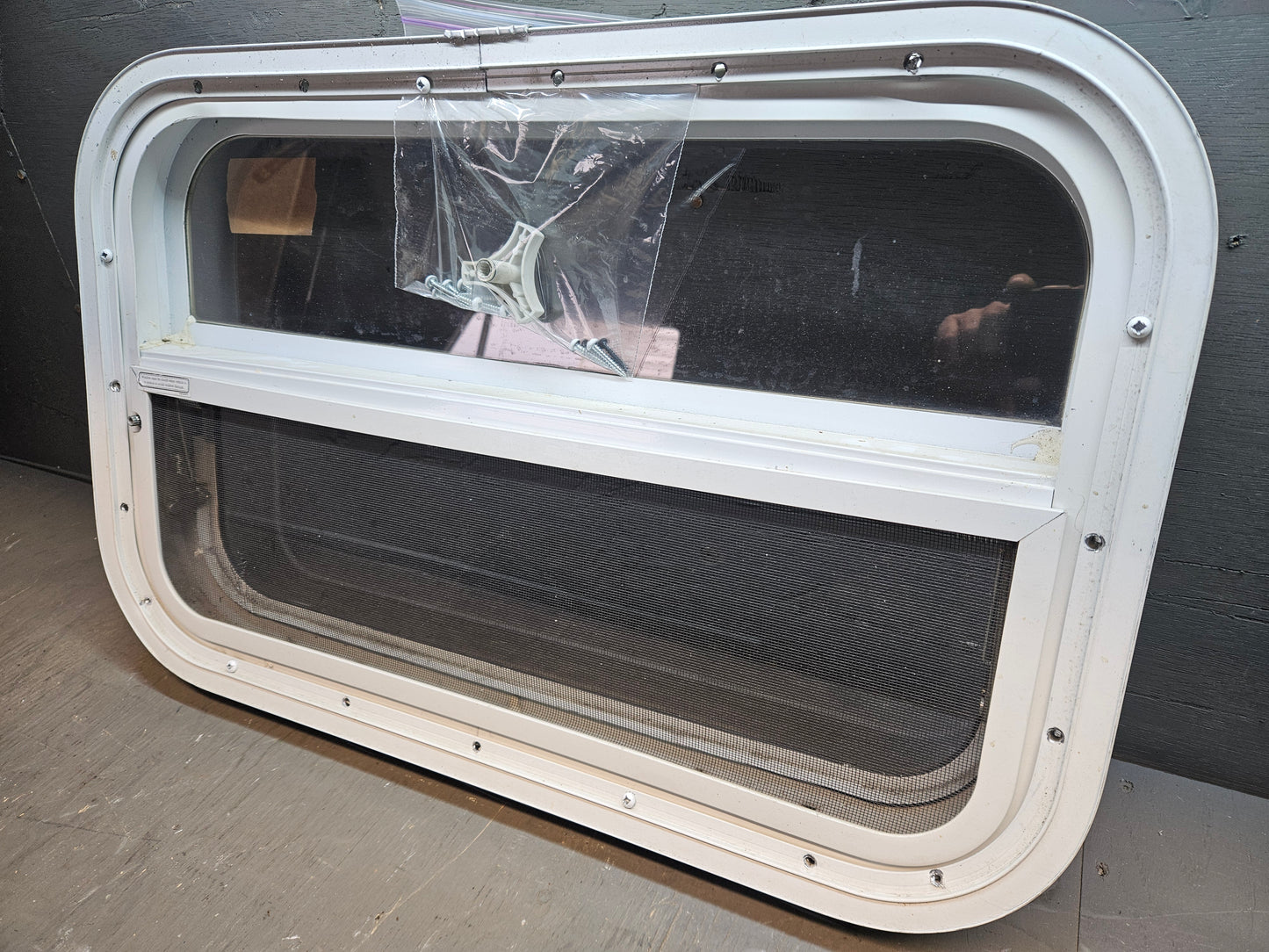 crank window white