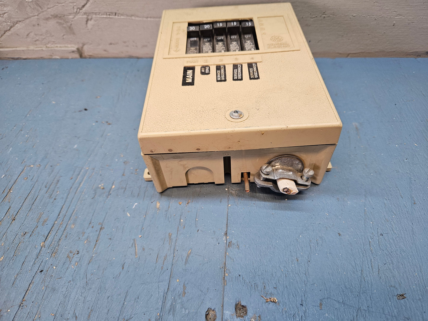 Distribution box