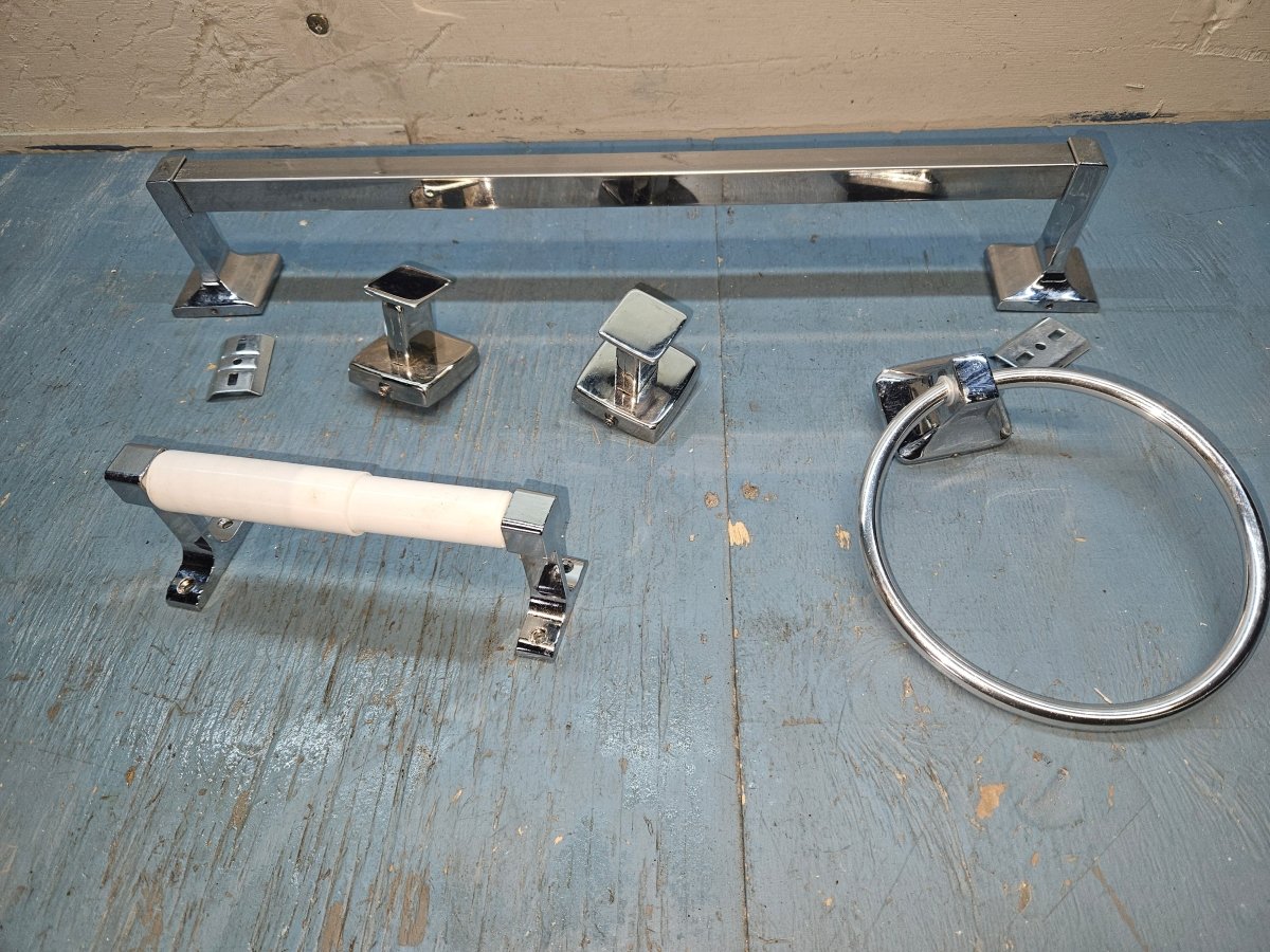 Bathroom set