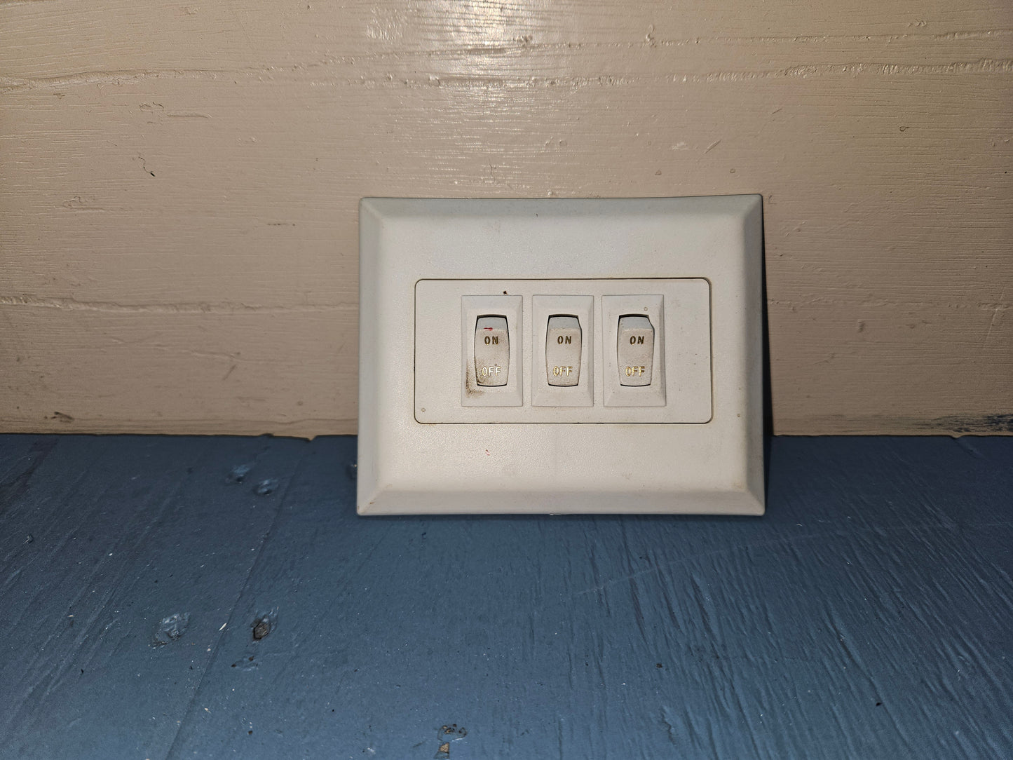 Triple light switch white